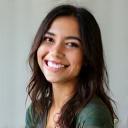 Headshot of Mariana Silva, a satisfied student